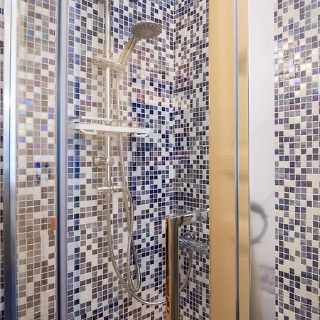 La Presentosa- Elegant Full San Giovanni Appartement