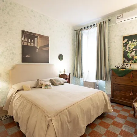 La Presentosa- Elegant Full San Giovanni Appartement Rome